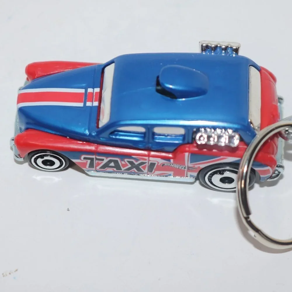 Hot Wheels Metro Cockney Cab II CUSTOM keychain